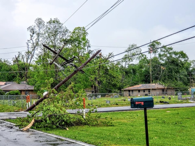 Badai Tornado Hancurkan Rumah di Missisippi AS Foto: REUTERS/handout/