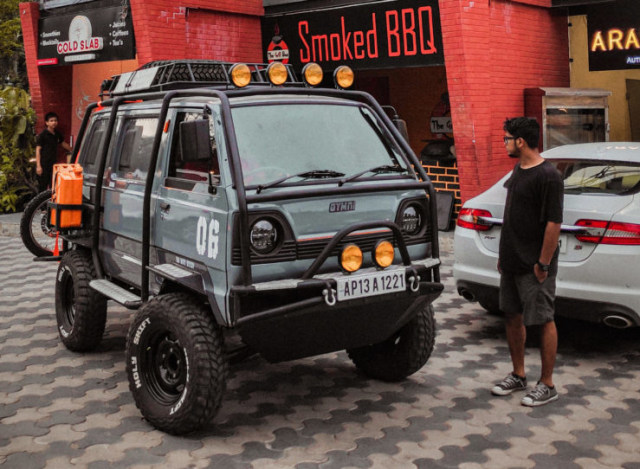 Saat Suzuki Carry Lawas Menjelma Jadi 'SUV Taktis' (244857)