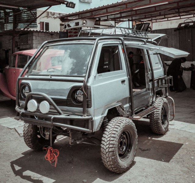 Saat Suzuki Carry Lawas Menjelma Jadi 'SUV Taktis' (244863)