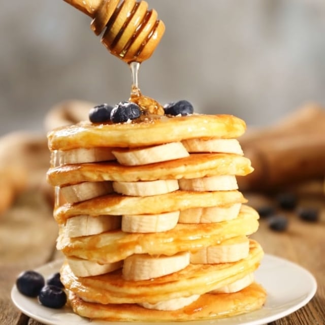 Ilustrasi pancake pisang. Foto: Shutter Stock