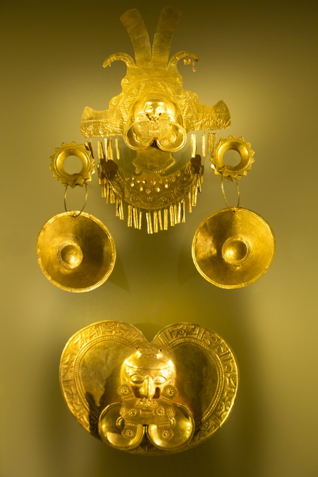Salah satu kerajinan peninggalan Suku Inca yang terbuat dari emas Foto: Shutter Stock