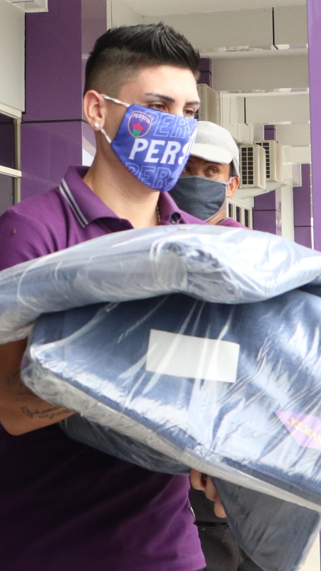 Persita Tangerang donasikan bantuan untuk Griya Anabatic Foto: Media Persita