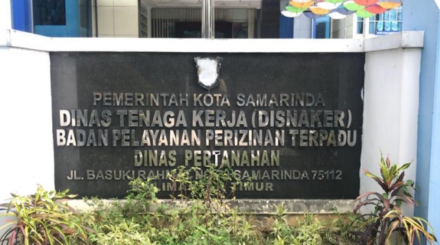 Gedung Dinas Tenaga Kerja Samarinda | Photo by Karja/Titiantoro