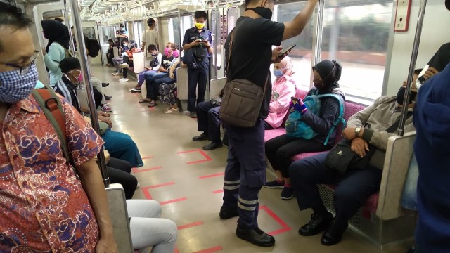 Suasana KRL Sudirman arah Tanah Abang. Foto: Dok. Rayyan