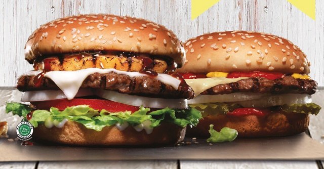 Burger gratis dari Carl's Jr Indonesia. Foto: instagram.com/carlsjrindonesia