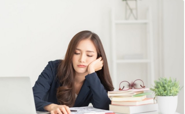 Ilustrasi bad mood di kantor | Photo by Shutterstock 