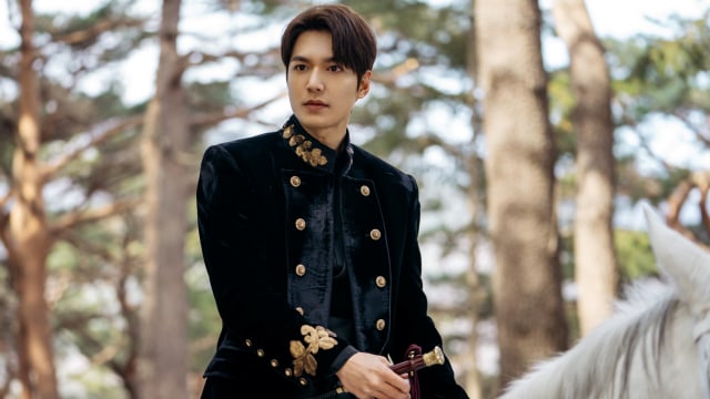 Lee Minho dalam drama The King: Eternal Monarch.  Foto: Netflix