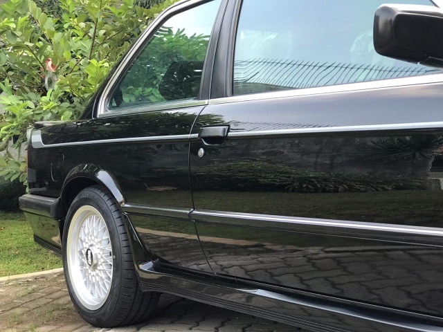 BMW E30 Langka dari Indonesia: Orisinil dan Angka Odometernya Baru 12.000 Km (191400)