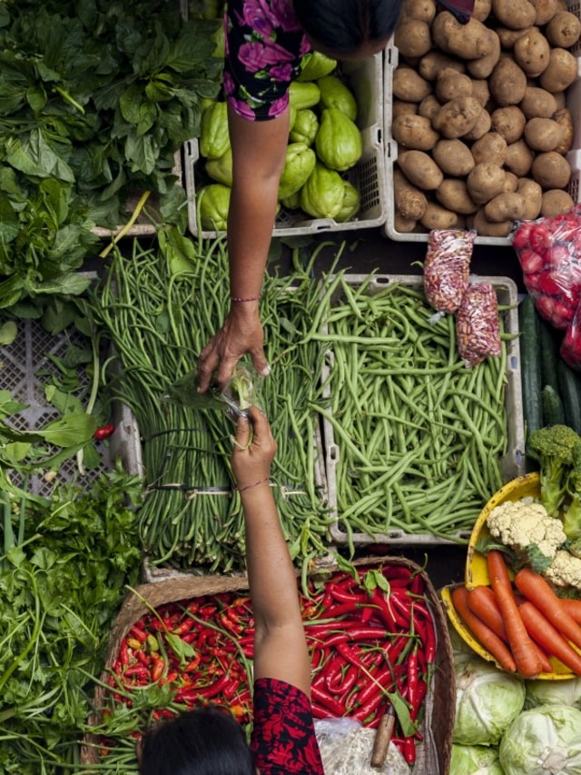 ilustrasi pedagang sayur di pasar - PTR Foto: Shutterstock