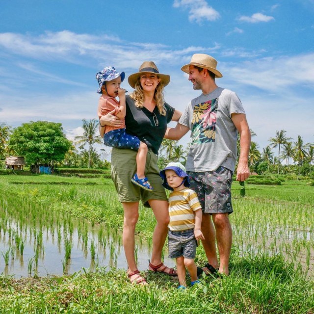 Pasangan suami istri asal Inggris yang isolasi dri ke Bali Foto: Shutter Stock 