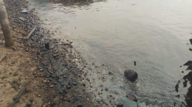 Limbah Minyak Kembali Cemari Laut Belakang Padang, Batam (111113)
