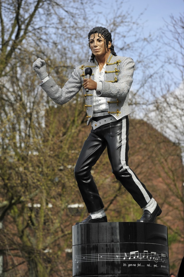 Patung Michael Jackson di area Stadion Craven Cottage Foto: AFP/GLYN KIRK