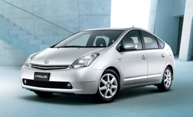 Toyota Prius: Sang Pionir Mobil Hybrid (198661)