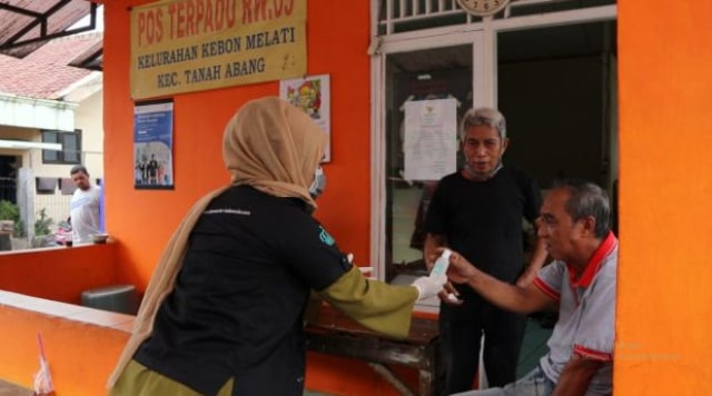 Dermaster Peduli Donasi APD untuk 44 Rumah Sakit