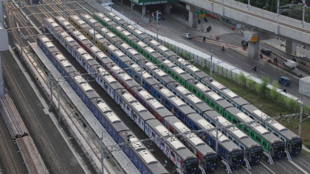 Mulai Senin, 3 Agustus, MRT Akan Beroperasi hingga Pukul 22.00 (1074916)