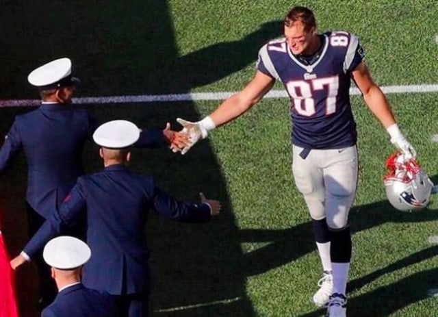 Rob Gronkowski ketika masih berseragam New England Patriots. (foto: instagram.com/gronk)