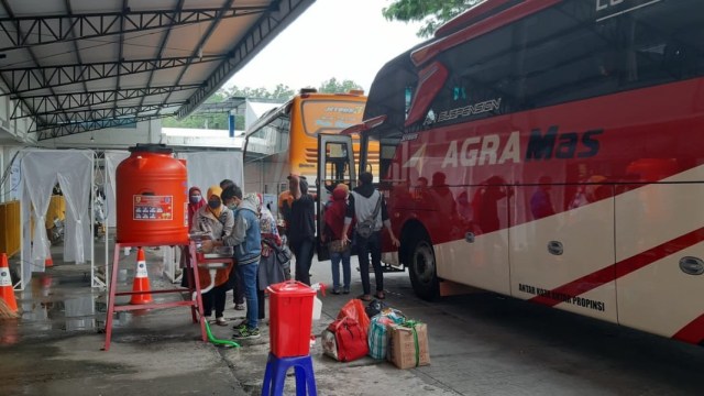 Suasana di Terminal Wonogiri, Jawa Tengah, menanti kedatangan pemudik.  Foto: Dok. Istimewa