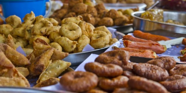 Aktivitas Pasar Sore Saat Ramadhan Ditiadakan Selama Wabah Covid 19 Kumparan Com