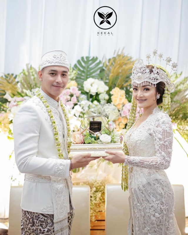 Pernikahan Siti Badriah dan Krisjiana Baharudin.
 Foto: Instagram/@sitibadriahh
