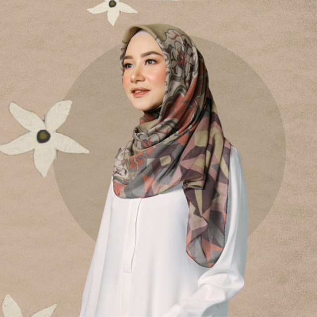 Kyra Scarf. dok. Heaven Lights