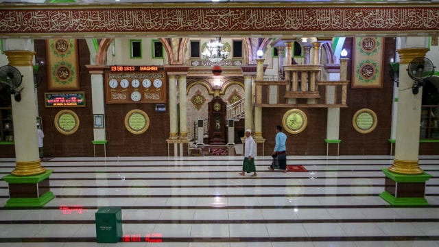 Ilustrasi salat tarawih di masjid ditiadakan. Foto: Antara/Fauzan