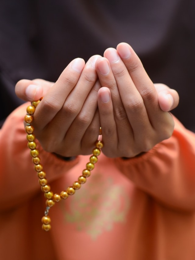 ilustrasi memanjatkan doa di bulan Ramadhan Foto: Shutterstock