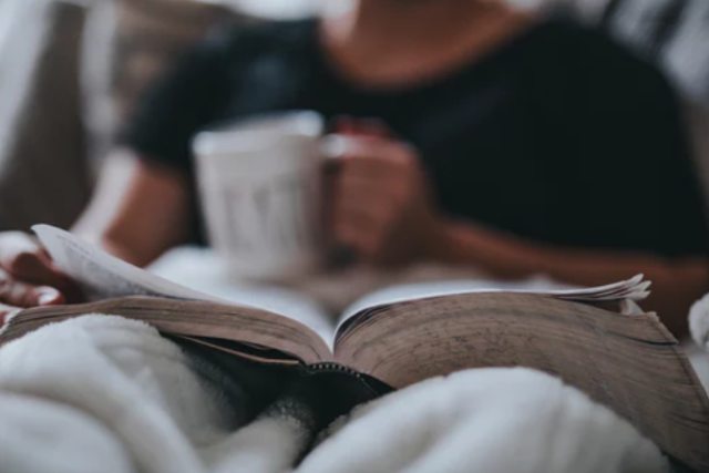 Menjadi pebisnis itu santai | Photo by Unsplash/Nathan Dumlao