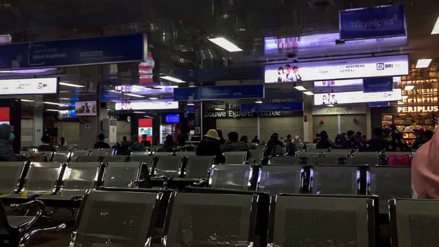 Foto: Terdampak Larangan Terbang, Sepi Menyergap di Bandara Halim (15148)