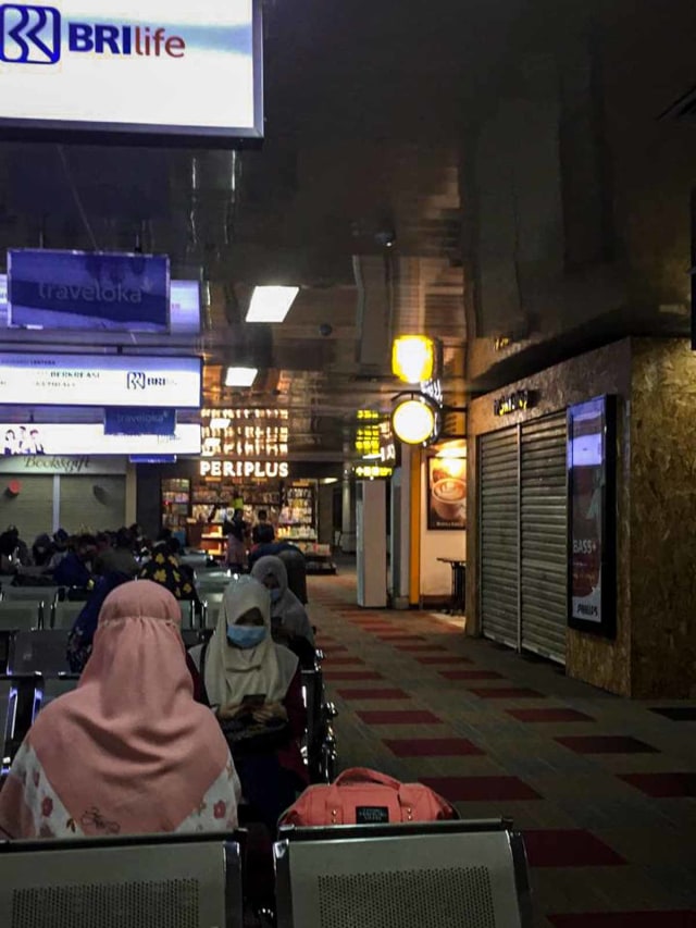 Foto: Terdampak Larangan Terbang, Sepi Menyergap di Bandara Halim (15145)
