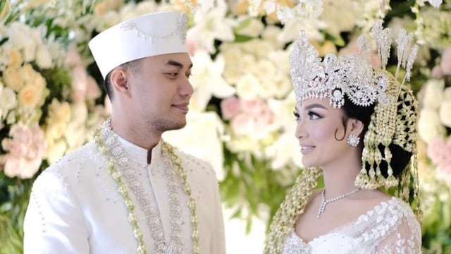Zaskia Gotik Usai Menikah Resmi secara Negara: Alhamdulillah Punya Buku Nikah (75814)