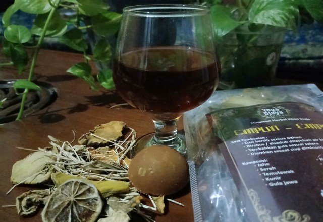 Empon-empon, minuman herbal khas Jogjakarta (Foto: Jamal Mahfudz)