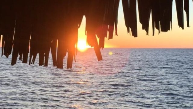 Sunset yang dapat dinikmati di Pantai Bonebula. Foto: Kristina Natalia/PaluPoso
