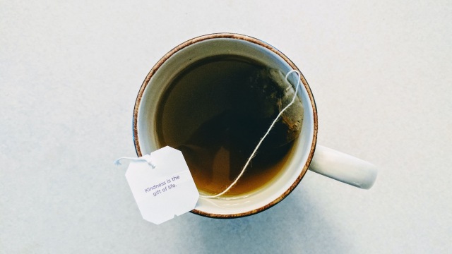 Secangkir teh hangant. Foto: Unsplash.com/replicantman