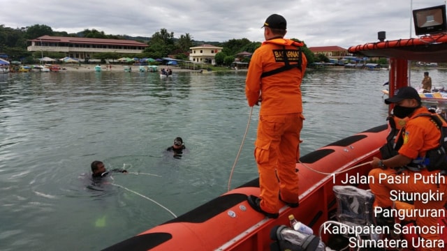 Tim SAR Danau Toba
