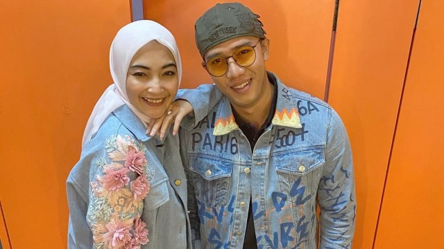 Ruri Repvblik dan Istri. Foto: Instagram / @ruri_repvblik