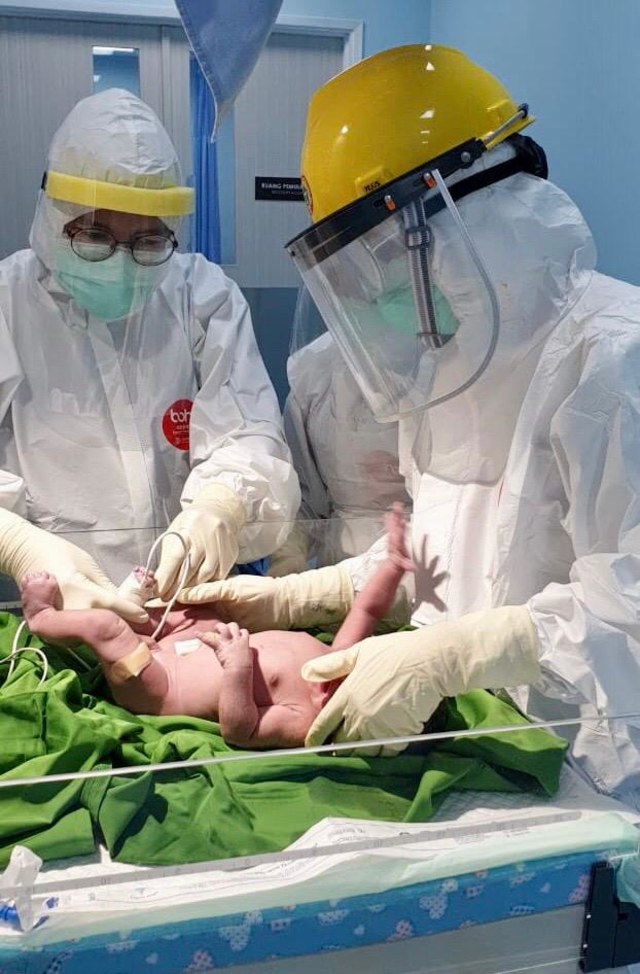 Ibu Hamil Penderita Corona Melahirkan Bayi Sehat di RS ...