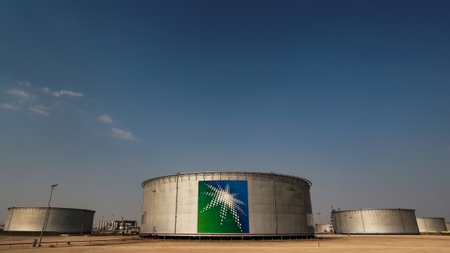 Tangki minyak Saudi Aramco di Abqaiq, Arab Saudi. Foto: REUTERS / Maxim Shemetov