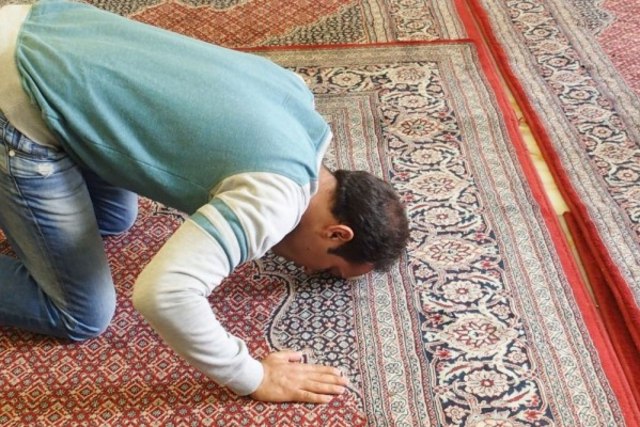 Ilustrasi sholat dhuha. Foto: Pixabay