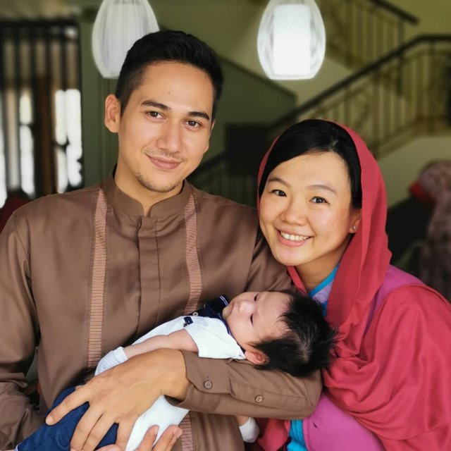 Rama Michael bersama istri dan anak. Foto: Instagram/rama_michael