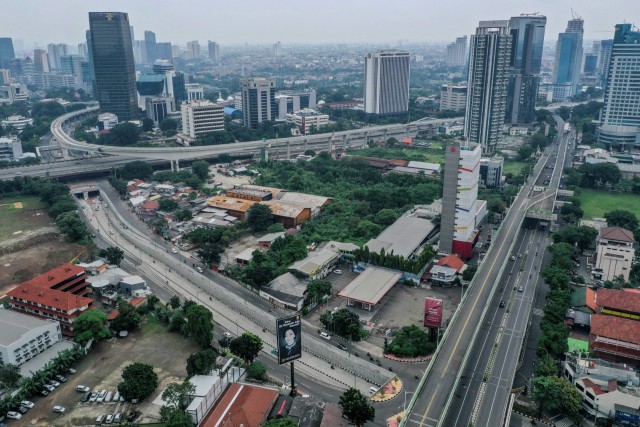 Foto udara kawasan Mampang Prapatan di Jakarta, Jumat (1/5/2020). Foto: ANTARA FOTO/ Hafidz Mubarak