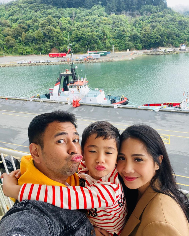 Romantis 7 Pasangan Artis Ini Punya Panggilan Sayang Yang Unik Kumparan Com Romantis 7 Pasangan Artis Ini Punya Panggilan Sayang Yang Unik Kumparan Com