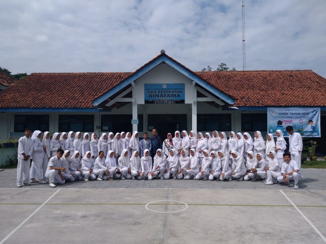 Para siswa SMK Kesehatan Binatama Yogyakarta. Foto: dok. SMK Kesehatan Binatama Yogyakarta.