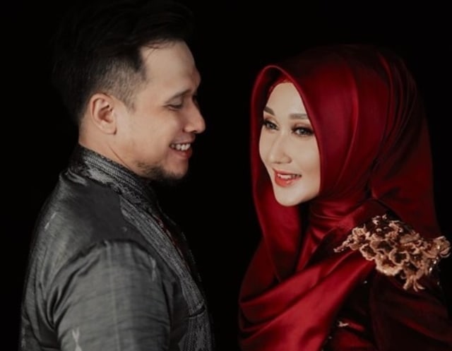 Dian Pelangi dan Sandy Nasution. Foto: Instagram.com/dianpelangi
