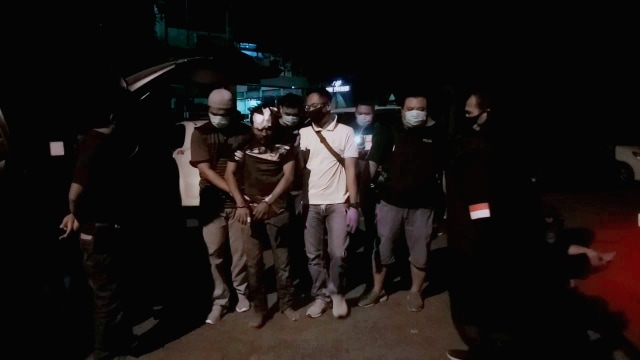Butuh Uang, Seorang Guru SD di Brebes Diamuk Massa karena Ketahuan Curi Sembako (110188)