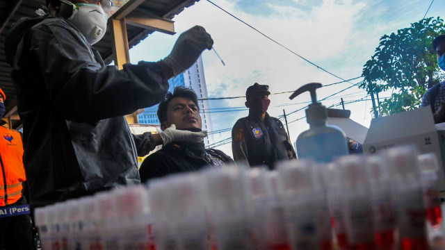 Tes swab stasiun Bekasi