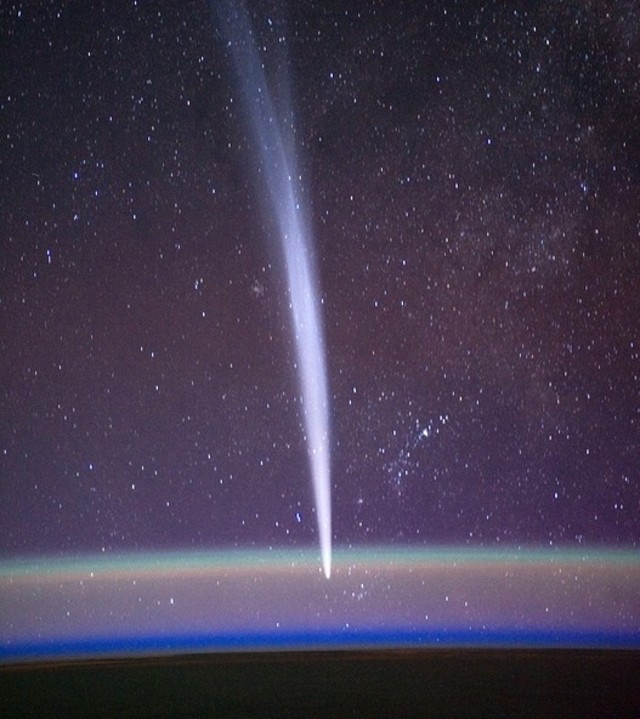 Ilustrasi komet atau bintang berekor. Foto: pixabay/WikiImages 