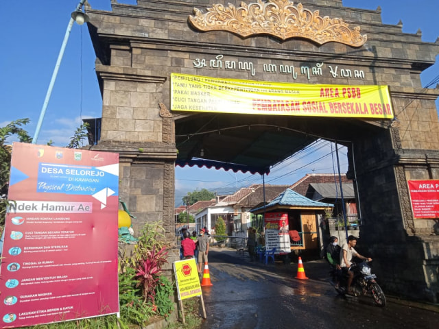 Suasana PSBB di Desa Selorejo, Kecamatan Dau, Kabupaten Malang. Foto: rizal adhi pratama.