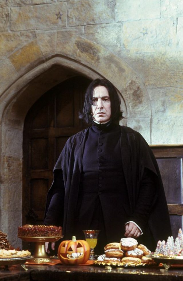 Alan Rickman sebagai Profesor Snape di film Harry Potter and the Sorcerer's Stone. Dok: IMDB/© 2001 - Warner Bros. - All Rights Reserved