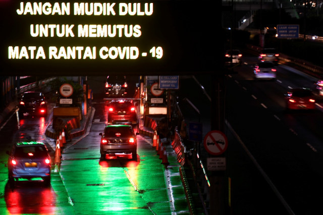 Kendaraan melintas di Gerbang Tol Semanggi, Jakarta, Rabu (6/5/2020). Foto: ANTARA FOTO/Puspa Perwitasari