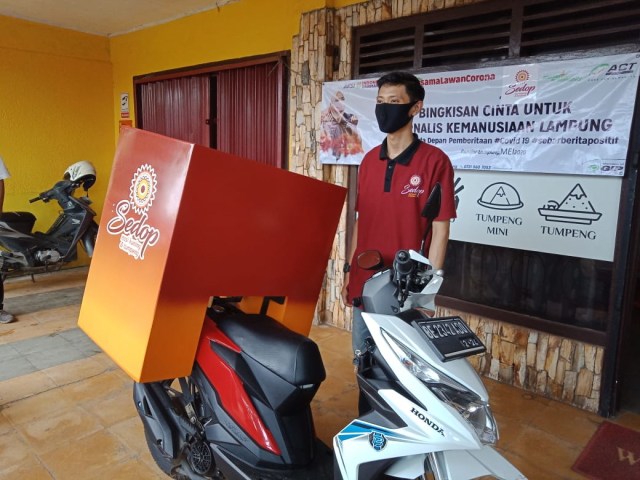 Sedop Nasi Kuning dan Tumpeng saat melaunching delivery service, Rabu (6/5) | Foto: Dok. ACT Lampung